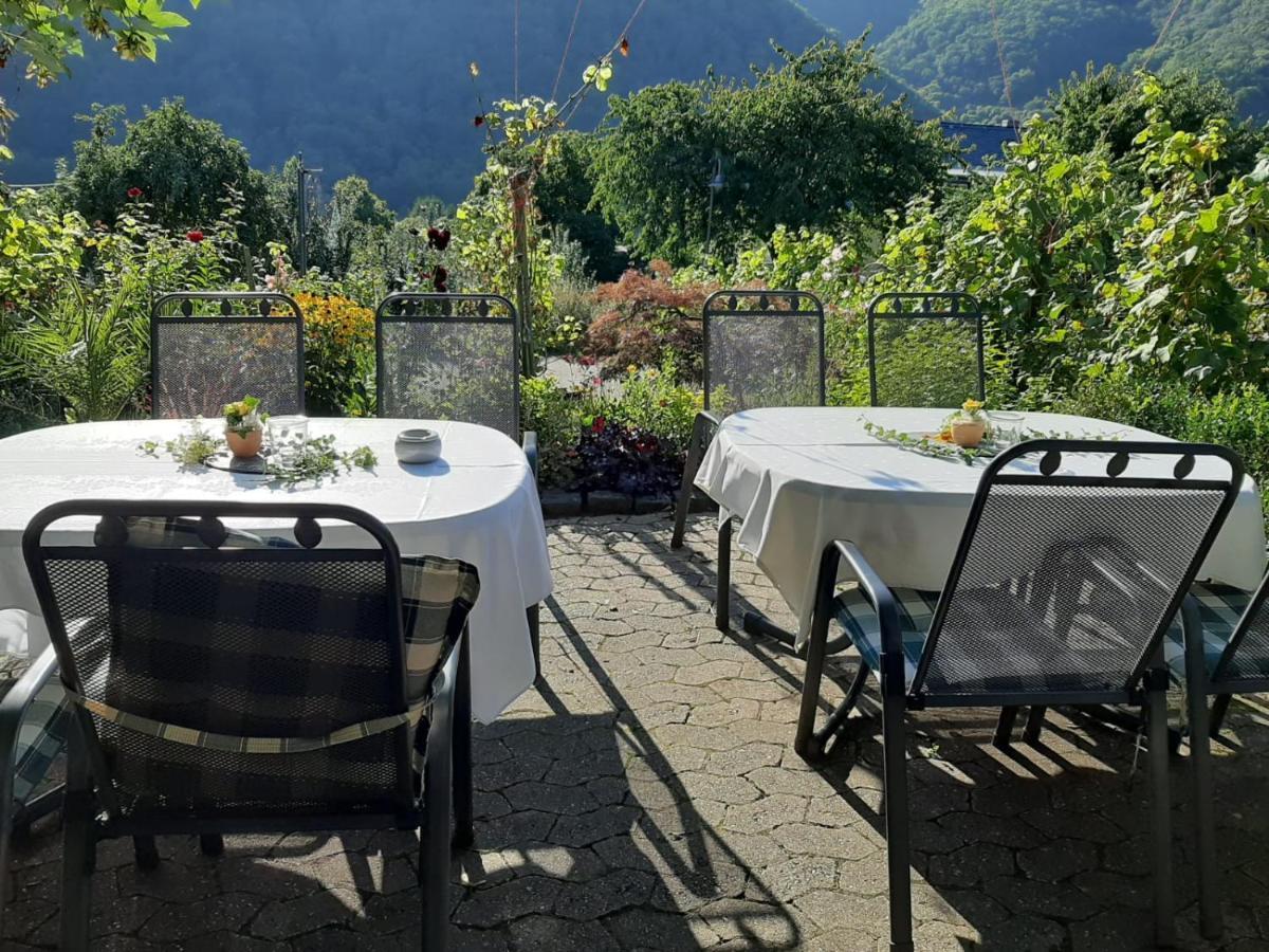 Weingut Erich Serwazi Mesenich Exterior photo