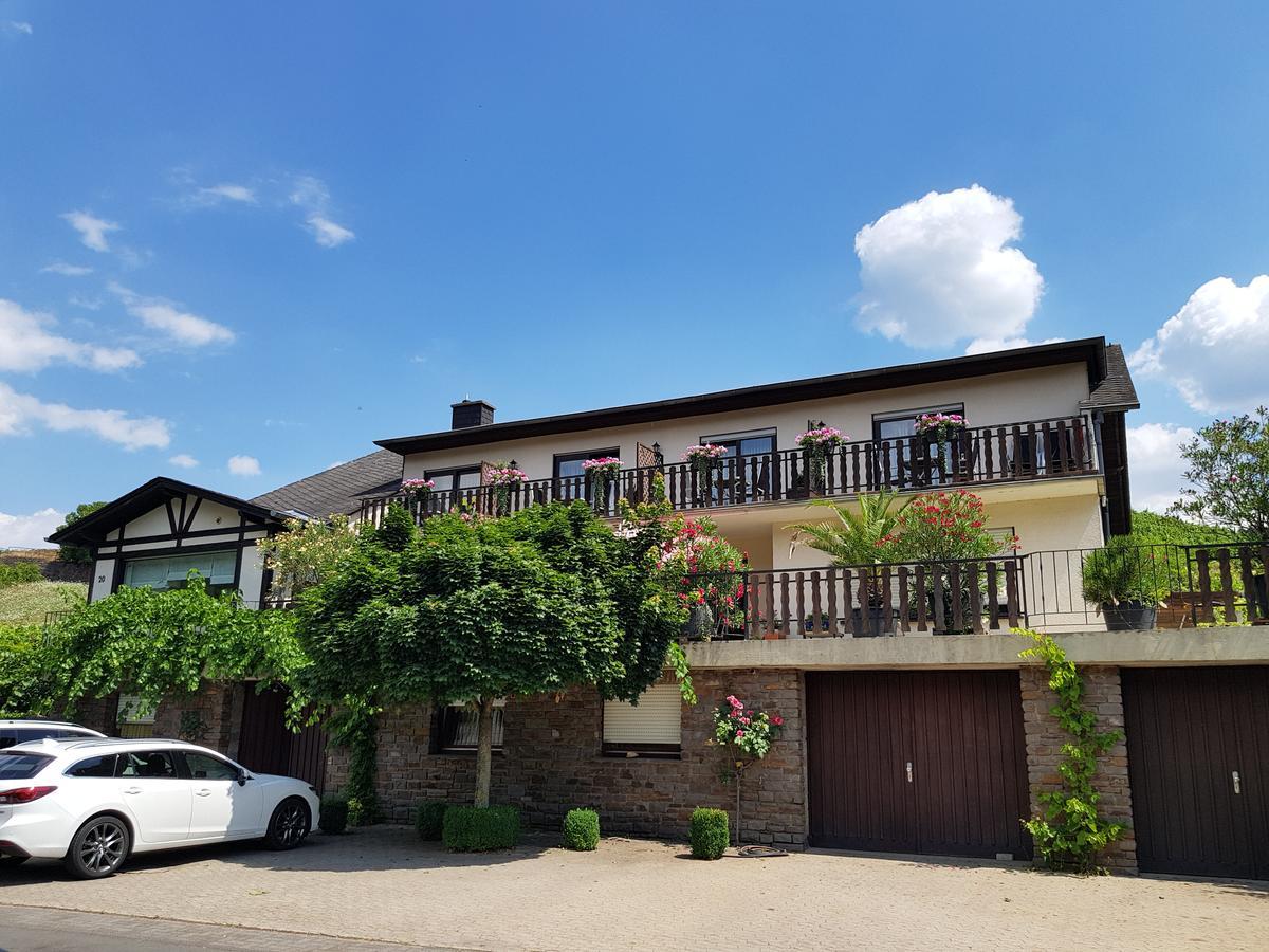 Weingut Erich Serwazi Mesenich Exterior photo